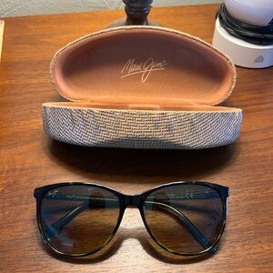 Maui jim oceans. Like new with case